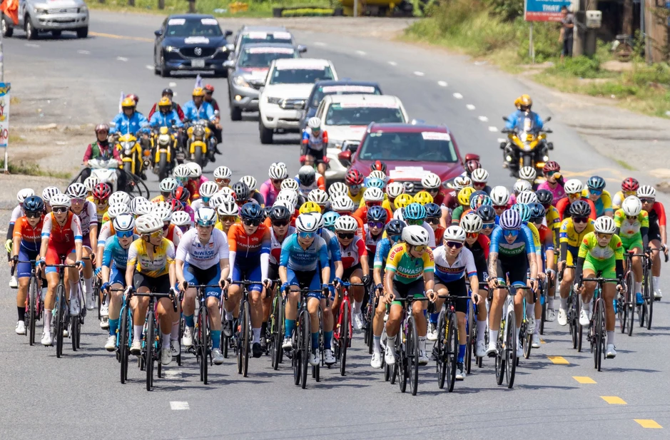 Komina Marina giành Áo chấm đỏ sau chặng 3 Biwase Tour of Vietnam 2026