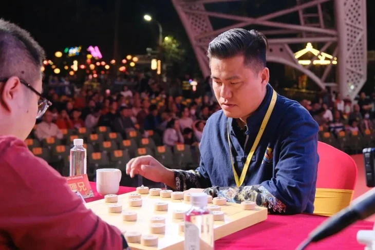 Làng cờ tướng Trung Quốc tranh luận về hành trình của Lại Lý Huynh tại Ngũ Dương Bôi Làng cờ tướng Trung Quốc tranh luận về hành trình của Lại Lý Huynh tại Ngũ Dương Bôi