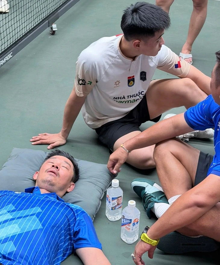 Lão tướng Đỗ Minh Quân quá tải pickleball ở tuổi 42 Lão tướng Đỗ Minh Quân quá tải pickleball ở tuổi 42
