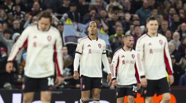 Liverpool sụp đổ trước cửa thiên đường Liverpool sụp đổ trước cửa thiên đường