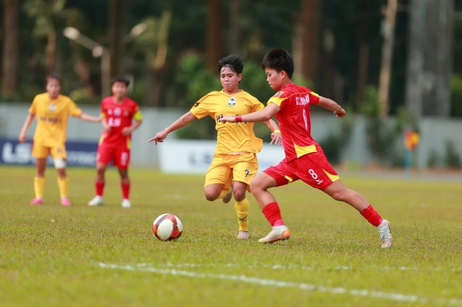 Lượt 10 giải nữ VĐQG: TP.HCM I gia tăng cách biệt ngôi đầu Lượt 10 giải nữ VĐQG: TP.HCM I gia tăng cách biệt ngôi đầu