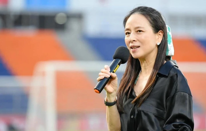 Madam Pang từ bỏ quyền lực ở CLB, trở thành 'bà trùm' bóng đá Thái Lan thế nào? Madam Pang từ bỏ quyền lực ở CLB, trở thành 'bà trùm' bóng đá Thái Lan thế nào?