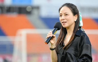 Madam Pang từ bỏ quyền lực ở CLB, trở thành 'bà trùm' bóng đá Thái Lan thế nào?