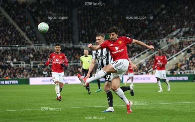 Maguire sốc nặng khi bị gạch tên khỏi tuyển Anh đá World Cup Maguire sốc nặng khi bị gạch tên khỏi tuyển Anh đá World Cup