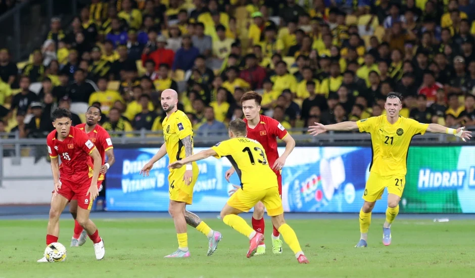 Malaysia kéo quân sang Thiên Trường “đòi danh dự” Malaysia kéo quân sang Thiên Trường “đòi danh dự”
