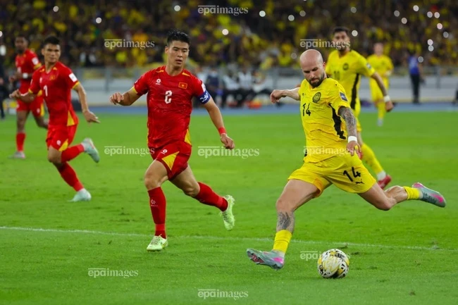 Malaysia xuống thê thảm, tuyển Việt Nam lên thần tốc Malaysia xuống thê thảm, tuyển Việt Nam lên thần tốc