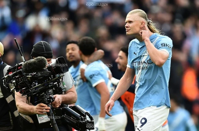 Man City quật ngã Arsenal, bảng xếp hạng Ngoại hạng Anh đảo chiều dữ dội Man City quật ngã Arsenal, bảng xếp hạng Ngoại hạng Anh đảo chiều dữ dội