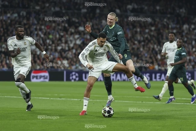Man City sụp đổ, Guardiola nói thẳng sự thật phũ phàng