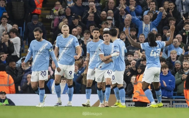 Man City thắng, Arsenal vẫn vô địch Man City thắng, Arsenal vẫn vô địch
