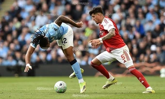 Man City thắng, Arsenal vẫn vô địch