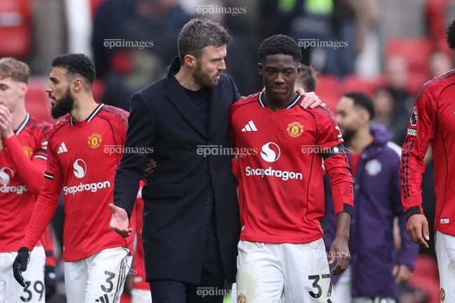 Man United trói chân ‘báu vật’ Man United trói chân ‘báu vật’