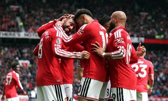 Man Utd thắng Nottingham trong ngày trọng tài phản đối VAR - Báo TinVina