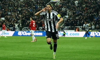 Man Utd thua trận đầu dưới thời Carrick - Báo TinVina
