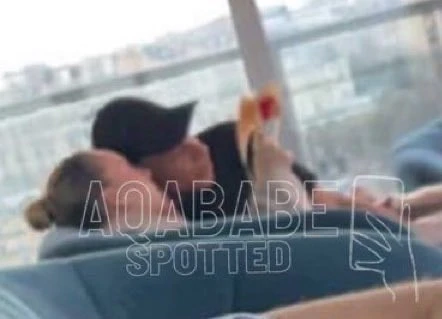 Mbappe hôn bạn gái mới ở quán bar, lộ mối quan hệ 3 người Mbappe hôn bạn gái mới ở quán bar, lộ mối quan hệ 3 người