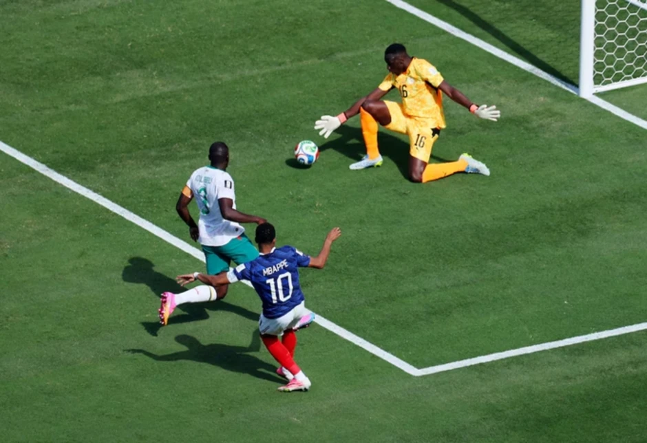 Mbappe lập cú đúp trong trận thắng của Pháp - Báo TinVina Mbappe lập cú đúp trong trận thắng của Pháp - Báo TinVina