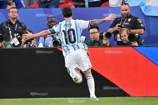 Mbappe và Haaland ‘ngửi khói’ Messi Mbappe và Haaland ‘ngửi khói’ Messi