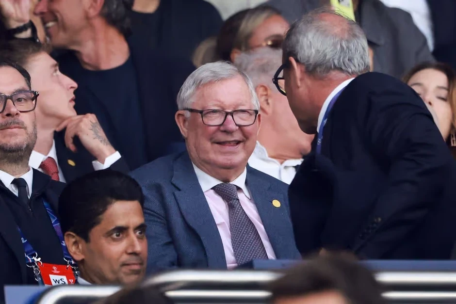 McTominay tiết lộ cuộc gọi của Sir Alex Ferguson: 'Con khỏe không' McTominay tiết lộ cuộc gọi của Sir Alex Ferguson: 'Con khỏe không'