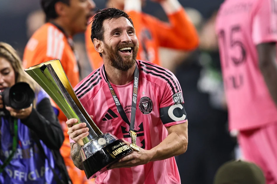 Messi tiếp tới cột mốc 1.000 bàn, nâng cao danh hiệu thứ 48 cùng Inter Miami Messi tiếp tới cột mốc 1.000 bàn, nâng cao danh hiệu thứ 48 cùng Inter Miami