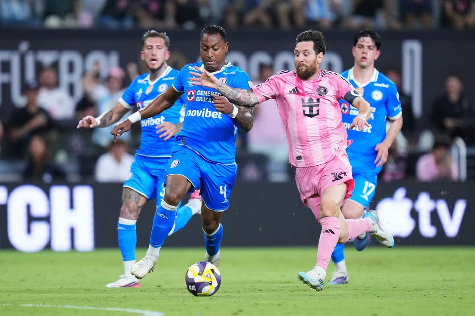 Messi tiếp tới cột mốc 1.000 bàn, nâng cao danh hiệu thứ 48 cùng Inter Miami Messi tiếp tới cột mốc 1.000 bàn, nâng cao danh hiệu thứ 48 cùng Inter Miami
