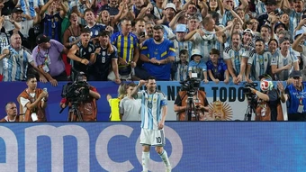 Messi: 'Tôi khóc không phải vì bóng đá' - Báo TinVina
