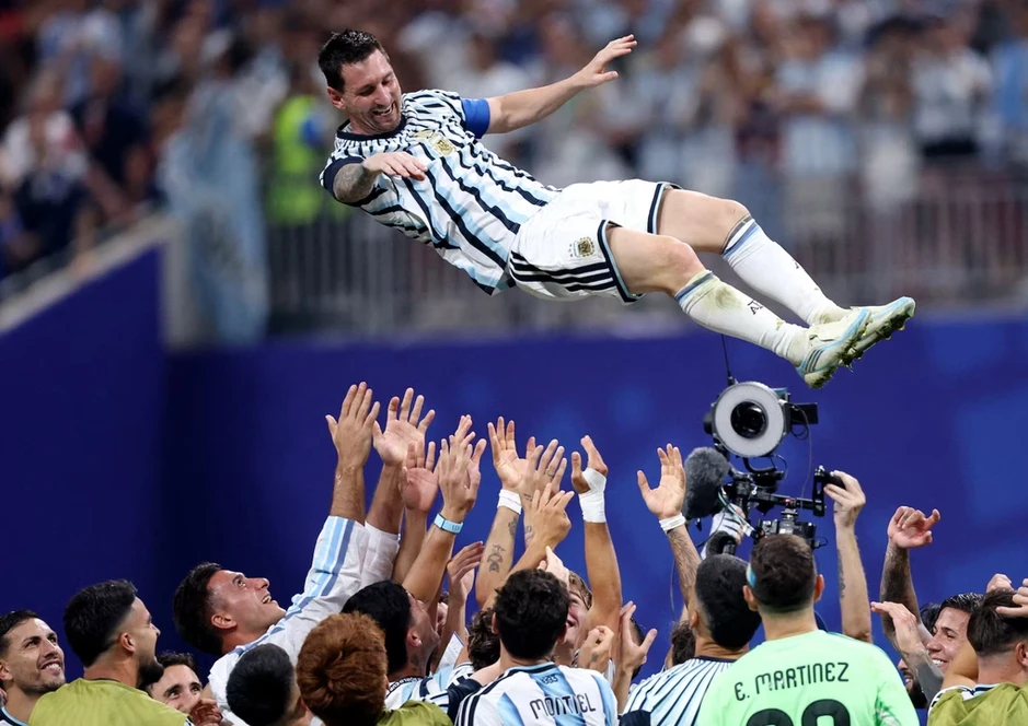 Messi: 'Tôi khóc vì sự giải tỏa, giận bản thân sút hỏng penalty' - Báo TinVina