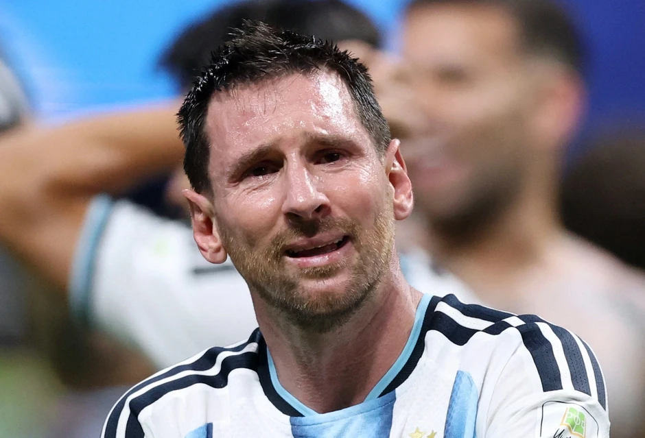 Messi viết tâm thư đẫm nước mắt tiễn biệt cha, Ronaldo gửi lời nhắn nhủ