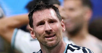 Messi viết tâm thư đẫm nước mắt tiễn biệt cha, Ronaldo gửi lời nhắn nhủ