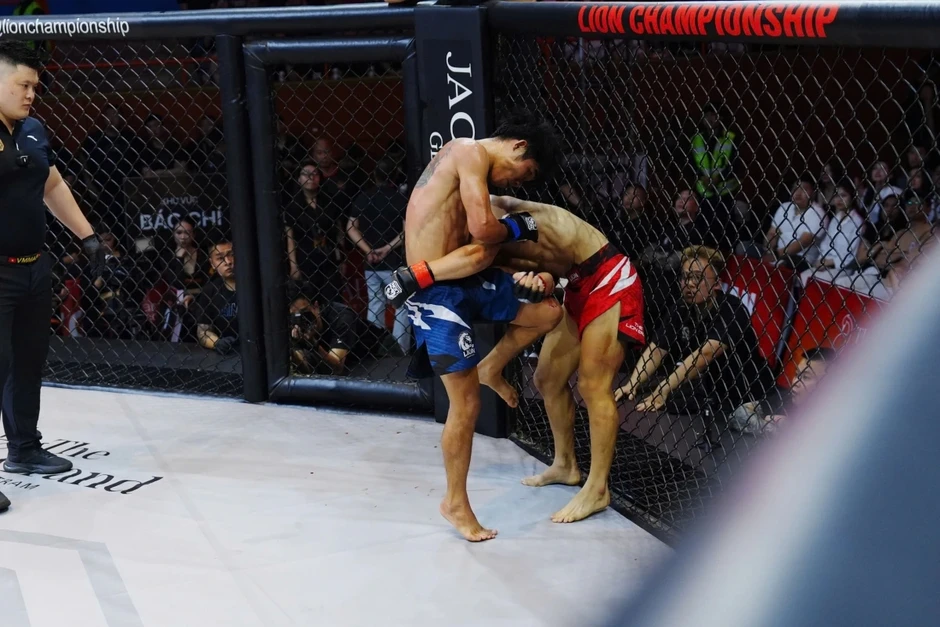 MMA Lion Championship 30: Lê Văn Tuần xuất sắc bảo vệ thành công đai vô địch