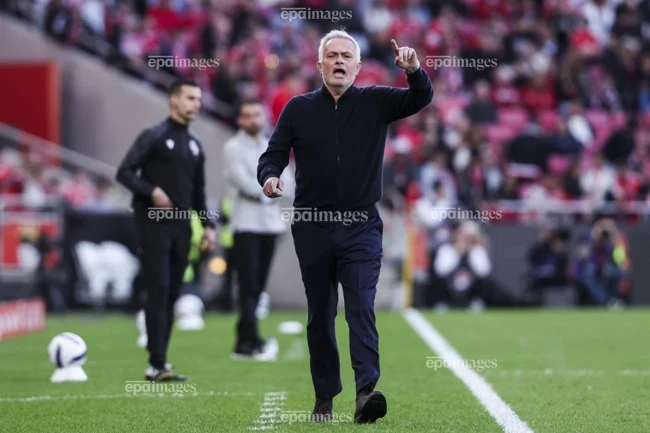 Mourinho dập tắt cơ hội gây sốc của Real Madrid Mourinho dập tắt cơ hội gây sốc của Real Madrid