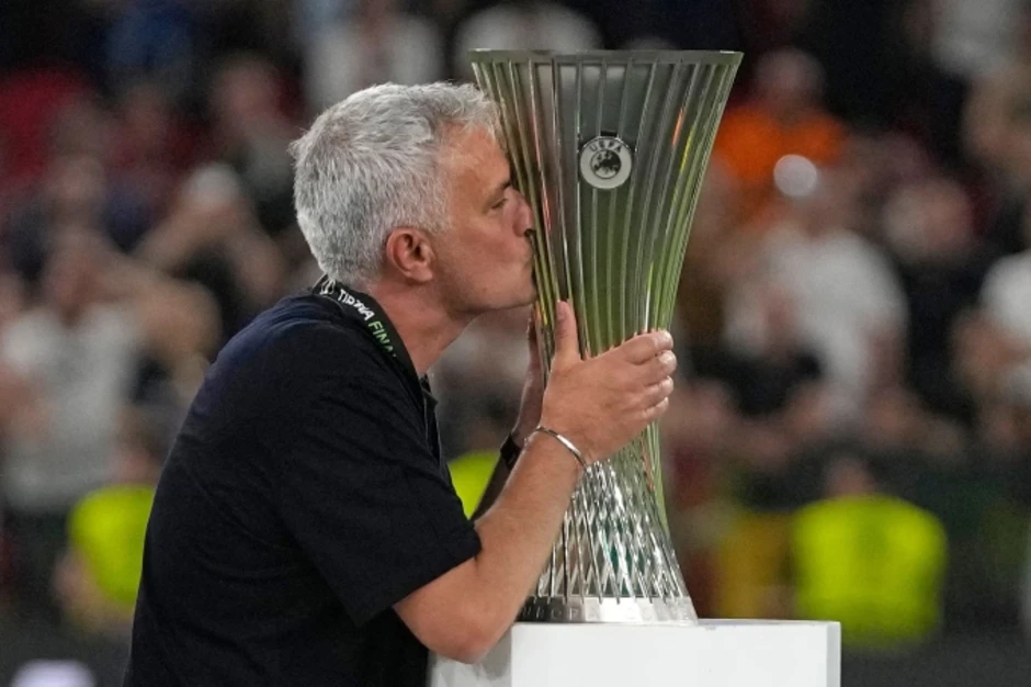 Mourinho: 'Italy không cần tôi, chỉ cần học theo Bồ Đào Nha' - Báo TinVina Mourinho: 'Italy không cần tôi, chỉ cần học theo Bồ Đào Nha' - Báo TinVina