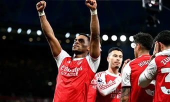 Neville: 'Arsenal còn 10 tuần đau đớn ở Ngoại hạng Anh' - Báo TinVina