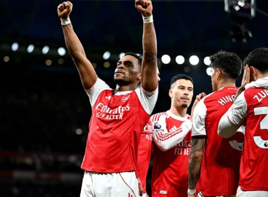 Neville: 'Arsenal còn 10 tuần đau đớn ở Ngoại hạng Anh' - Báo TinVina