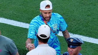 Neymar nghỉ hết vòng bảng World Cup - Báo TinVina