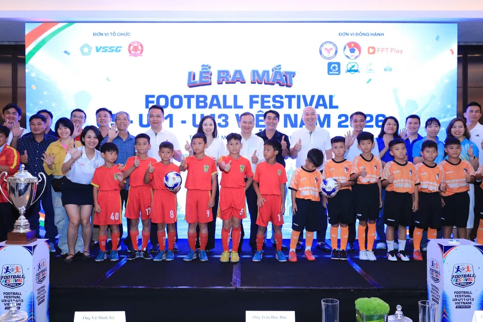 Ngày hội bóng đá quy tụ gần 1.000 cầu thủ nhí Ngày hội bóng đá quy tụ gần 1.000 cầu thủ nhí