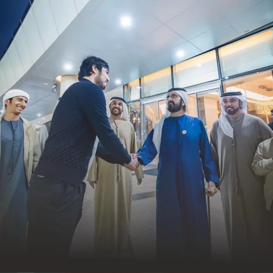 Ngôi sao Iran bị loại khỏi đội tuyển vì chụp ảnh với lãnh đạo Dubai
