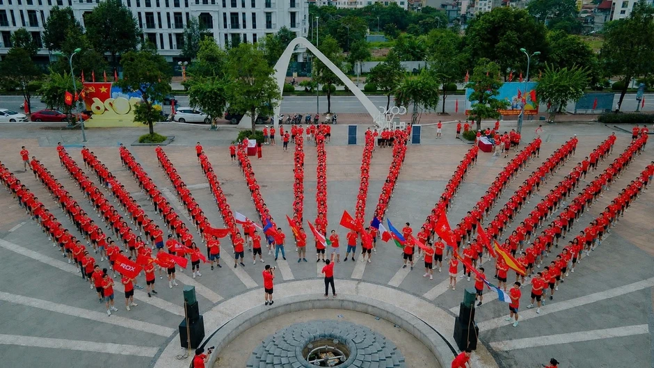Người ROX kết nối qua những bước chạy đầy nội lực Người ROX kết nối qua những bước chạy đầy nội lực