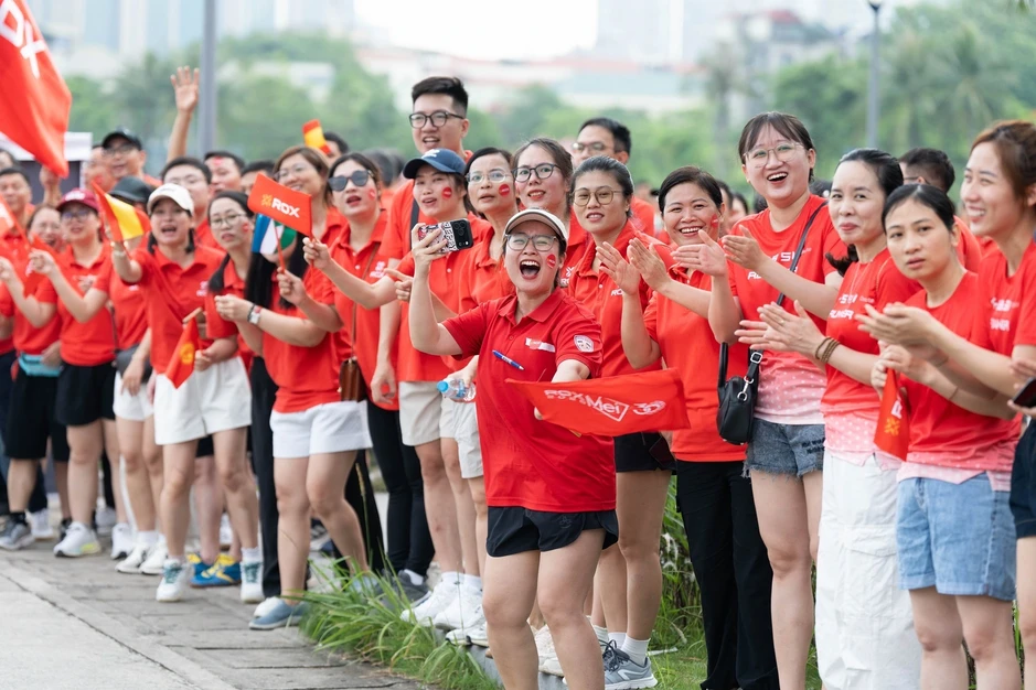 Người ROX kết nối qua những bước chạy đầy nội lực Người ROX kết nối qua những bước chạy đầy nội lực