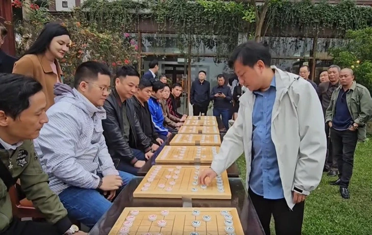 Người Trung Quốc khâm phục cờ tướng vỉa hè Việt Nam 'là cái nôi sinh ra thiên tài' Người Trung Quốc khâm phục cờ tướng vỉa hè Việt Nam 'là cái nôi sinh ra thiên tài'