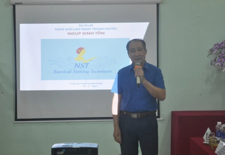 'Ngụp sinh tồn' do bác sĩ Việt Nam sáng tạo, cực kỳ hữu dụng ở vùng sông nước 'Ngụp sinh tồn' do bác sĩ Việt Nam sáng tạo, cực kỳ hữu dụng ở vùng sông nước