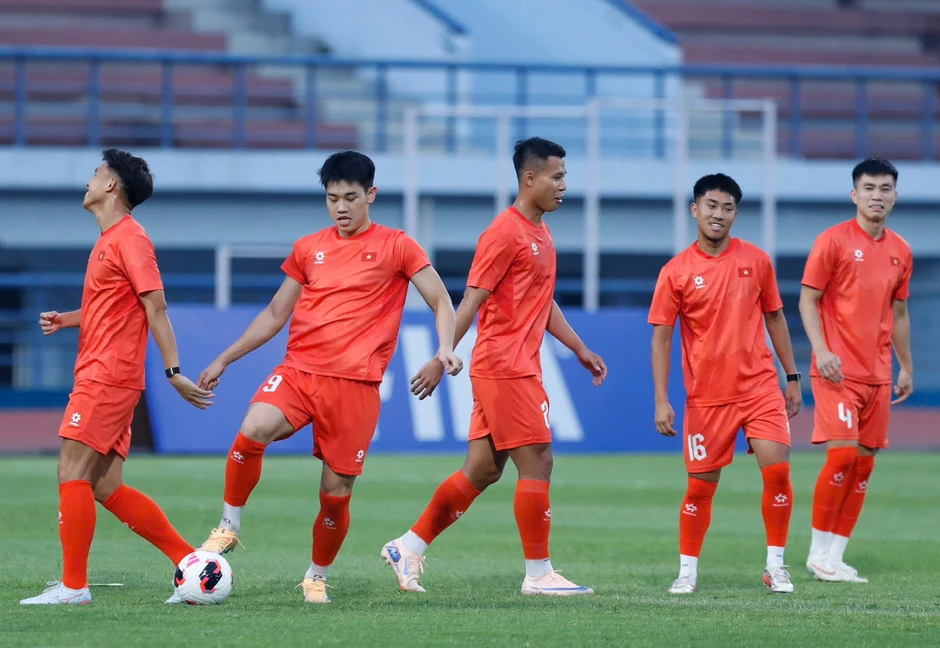 Nguyễn Đình Bắc, Xuân Son tràn đầy năng lượng trên sân tập đội tuyển Việt Nam