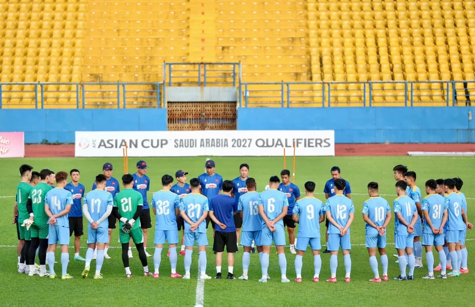 Nguyễn Xuân Son chấn thương, thầy Kim gặp khó