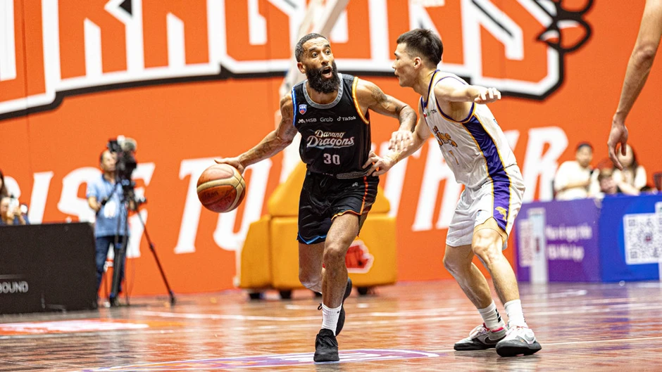 Nha Trang Dolphins thắng nghẹt thở, tiến gần vòng playoffs Nha Trang Dolphins thắng nghẹt thở, tiến gần vòng playoffs