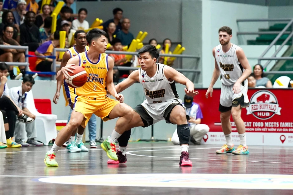 Nội binh tỏa sáng, Saigon Heat ngược dòng trước Nha Trang Dolphins Nội binh tỏa sáng, Saigon Heat ngược dòng trước Nha Trang Dolphins