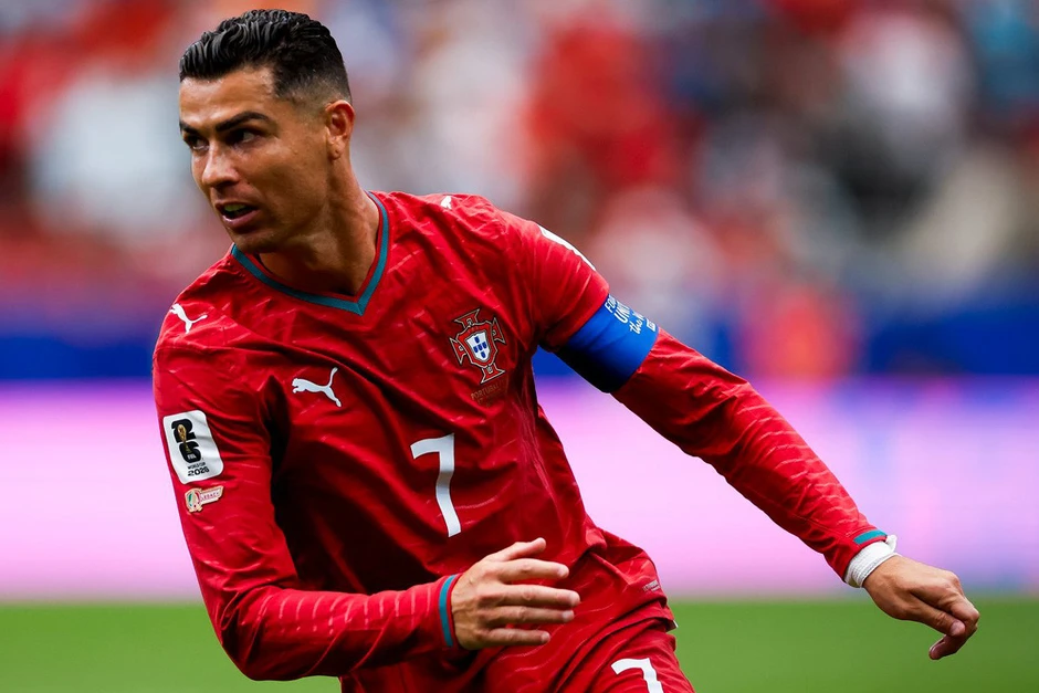 Nội bộ Bồ Đào Nha: Chị gái và bạn đời Ronaldo gây động đất Nội bộ Bồ Đào Nha: Chị gái và bạn đời Ronaldo gây động đất