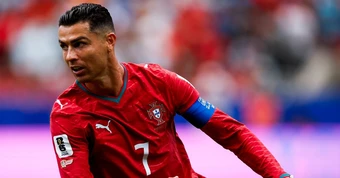 Nội bộ Bồ Đào Nha: Chị gái và bạn đời Ronaldo gây động đất