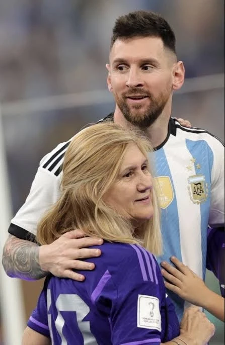 Nữ MC phải gọi điện xin lỗi mẹ Messi Nữ MC phải gọi điện xin lỗi mẹ Messi