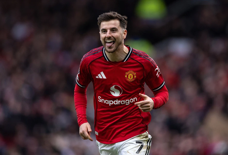 Nửa tỷ euro của Man Utd bị HLV Ten Hag 'ném ra cửa sổ' thế nào?