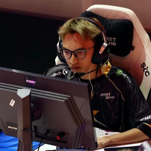 Phản ứng của game thủ Himass và TanVuu sau khi bị khóa tài khoản vĩnh viễn Phản ứng của game thủ Himass và TanVuu sau khi bị khóa tài khoản vĩnh viễn