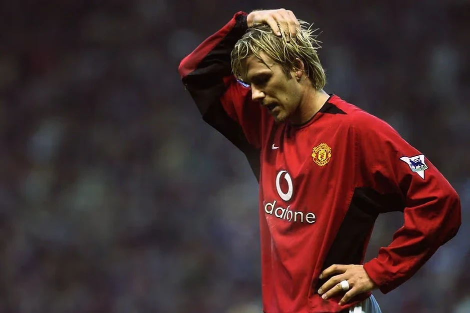 Phản ứng sốc và suy sụp của Beckham vì buộc phải rời MU Phản ứng sốc và suy sụp của Beckham vì buộc phải rời MU