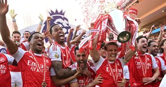 Premier League thay đổi luật, các CLB nguy cơ bị trừ điểm